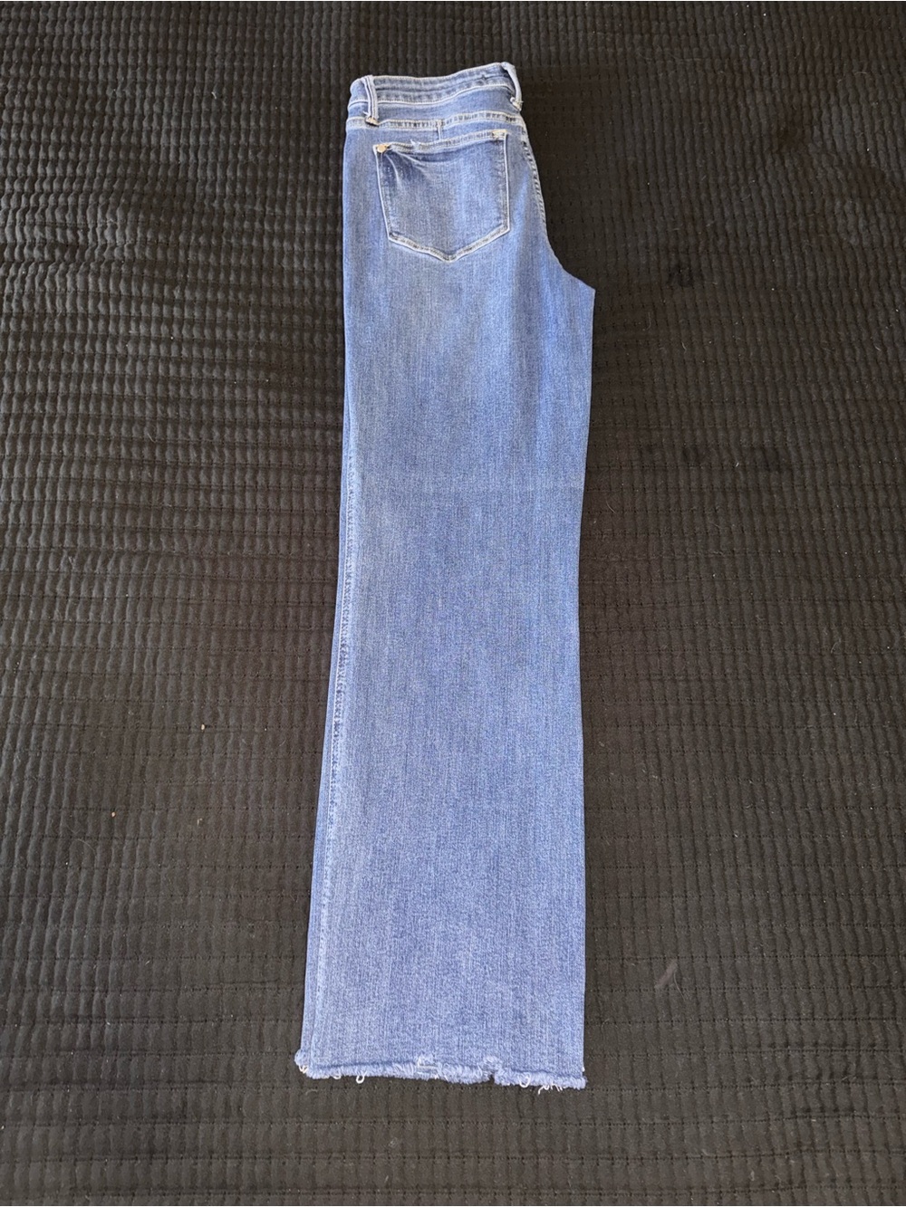 Judy Blue Mid Rise Medium Wash Tummy Control Cut Hem - Size 11/30 - Picture 3 of 5